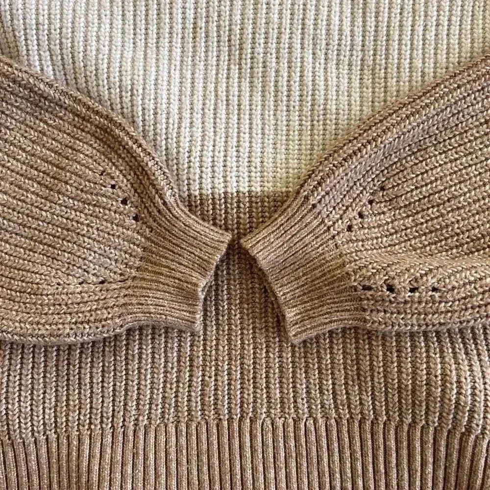 American Eagle Colorblock Turtleneck Ribbed Knit Oversized Sweater Tan Beige XS - Picture 9 of 12